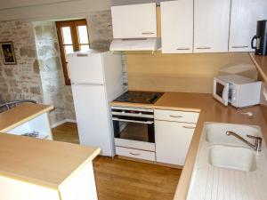 Maisons de vacances Holiday Home Sourdoire by Interhome : photos des chambres