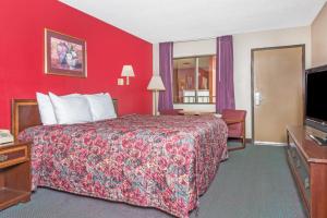 King Room -Smoking room in Days Inn by Wyndham New Market