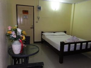 Polpol & Nuanlaor Hotel