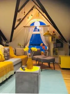 Ålesund downtown loft room with shared bathroom - Ytterland