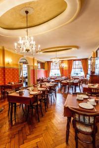 Double or Twin Room Courtyard room in Avenue Boutique Hotel - Meeting room