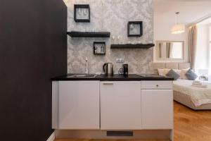 Arch II at Wenceslas