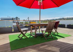 Modern Beachfront with swimming pool- 27 Azure, Blouberg, Cape Town