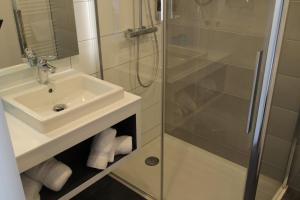 Hotels Logis Hotel Restaurant Au Lion Rouge : photos des chambres