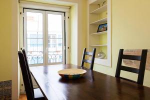 Apartment BaixaChiado view Castle