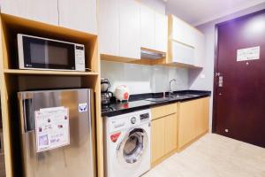 Luxurious Studio Room At Menteng Park Apartment by Travelio