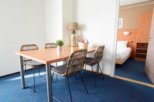 Two-Bedroom Apartment room in Hotel De Boei