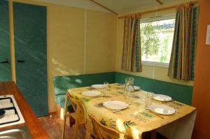 Campings Camping La Ferme de Castellane : photos des chambres