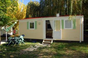 Campings Camping La Ferme de Castellane : photos des chambres