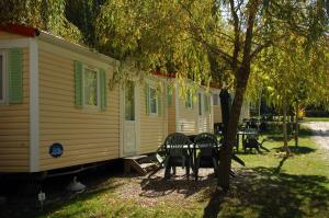 Campings Camping La Ferme de Castellane : photos des chambres