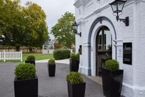 WorldHotels Distinctive Woughton House Hotel