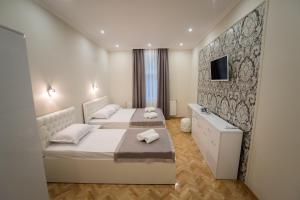 Center Deluxe Garni Hotel