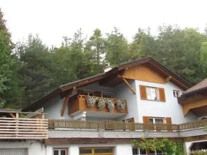Ferienhaus Tschenett - Karres