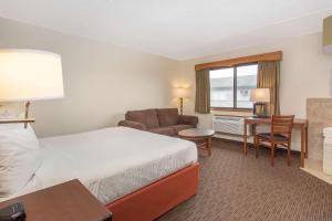 One-Bedroom King Suite - Non-Smoking room in AmericInn by Wyndham Calumet