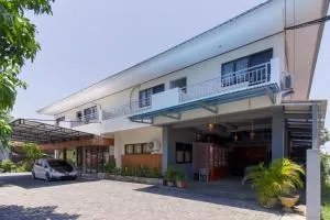 RedDoorz near Sam Ratulangi Airport Manado - Bitung