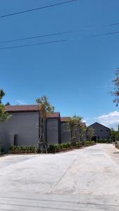 LAN LAY Resort (ลานเล รีสอร์ท)