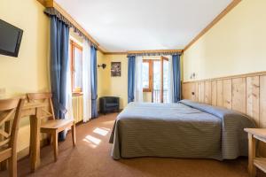 Superior Double or Twin Room with Balcony room in Hotel Crampon