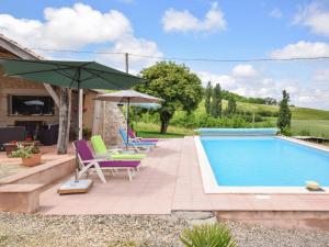 Stylish holiday home in Castelmoron-sur-Lot with Garden