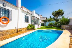 OleHolidays Villa Loleta vistas al mar, 100 m. Playa - piscina privada