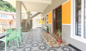 Treebo Light House, 900 Mtrs From Botanical Garden