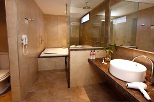 Hotel Reina Isabel