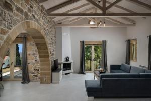 Villa Antonousa - Private Pool Oasis