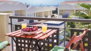 Townhouse Oasis Fañabe with 3 bedrooms and AC, MIR150