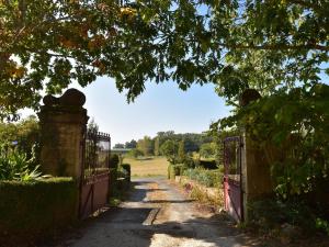 Maisons de vacances Chic Holiday Home in Aquitaine with Swimming Pool : photos des chambres