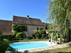 Maisons de vacances Chic Holiday Home in Aquitaine with Swimming Pool : photos des chambres
