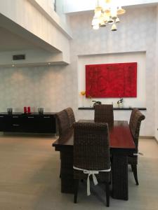 Villa with Heated Pool and Jacuzzi close to Puerto Banus and Beach