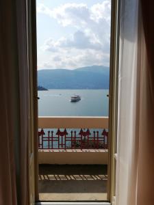 Deluxe Familienzimmer mit Balkon und Seeblick