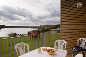 Maisons de vacances Cozy studio with dishwasher in the beautiful green ValJoly : photos des chambres