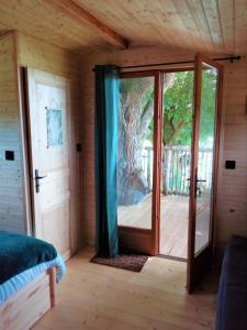 B&B / Chambres d'hotes Les Cabanes de Gros Bois : photos des chambres