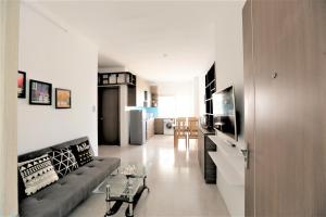 Sea View Beach Apartment 2304