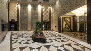 Gabriela & Marjan luxury self check-in Flatiron