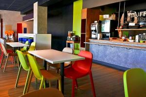 Hotels Hotel ibis Budget Laval : photos des chambres