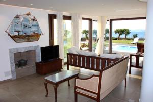 Kimona Villa Seafront Swimming Pool Jacuzzi 6 Bedrooms 21 PAX Kouvohori Villas Crete Heraklio Greece