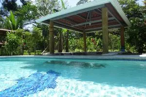 Cabinas Los Tucanes - Кахуіта