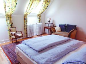 Louise Chatelain suites