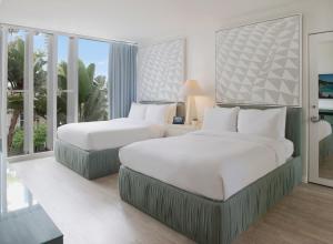 Deluxe Double Double, Guest room, 2 Double, City view room in Avalon Hotel Beverly Hills, a Member of Design Hotels