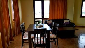 Golden View Apartment