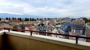 Golden View Apartment