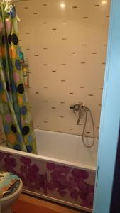 Апартамент в центре города, Stacijas 111