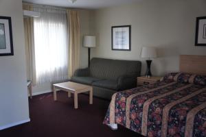 Deluxe Queen Room with Two Queen Beds room in Budget Inn