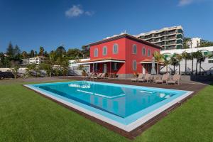 Century House with private pool by Holiday Rental Madeira