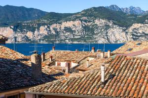 Casa Kaki - Eco friendly Apartments with Parking & Private Courtyard