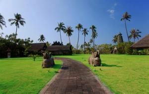 Jl. Pantai Sire, Desa Sigar Penjalin, Kecamatan Tanjung, Sigar Penjalin, Tanjung, Kabupaten Lombok Utara, Nusa Tenggara Bar. 83352, Indonesia.