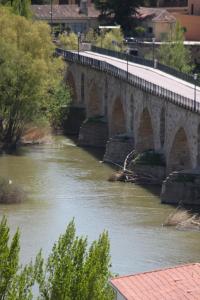 Plaza Viriato, 5, 49001 Zamora, Spain.