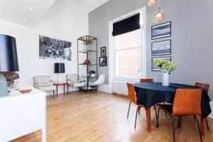 Veeve - Raise the Bar