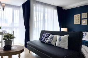 Centara Avenue Residence by Patsamon